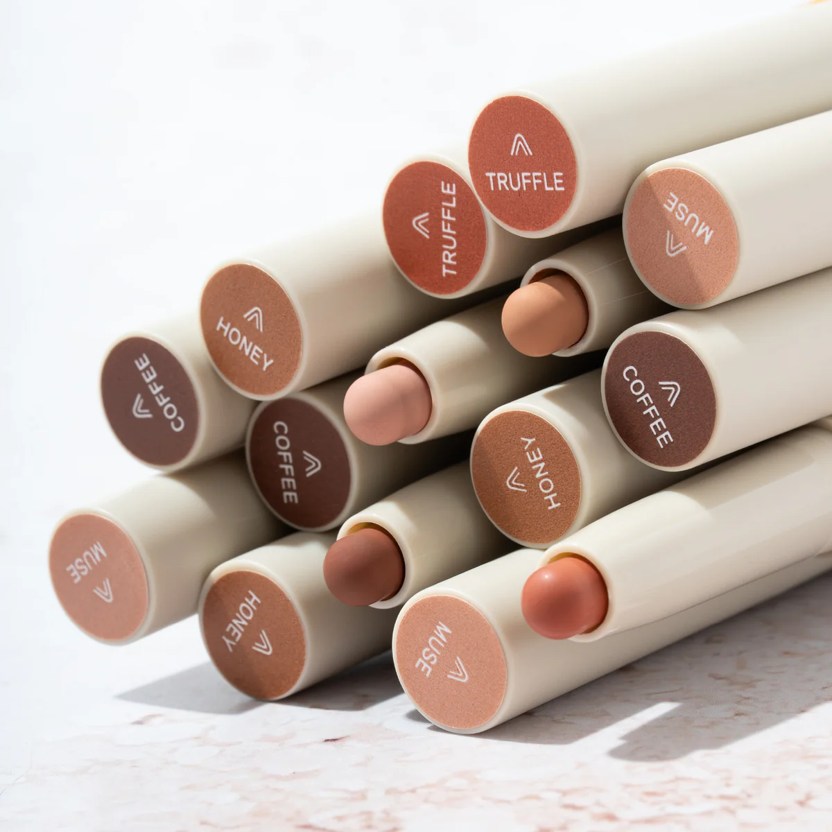 SOMBRAS CREMOSAS MATE EN BARRA